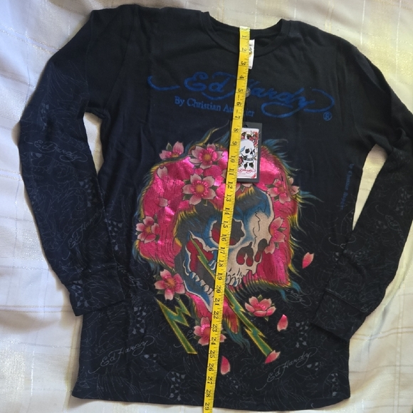 Ed Hardy Black and Pink Skull Long Sleeve Tee - Picture 11 of 15